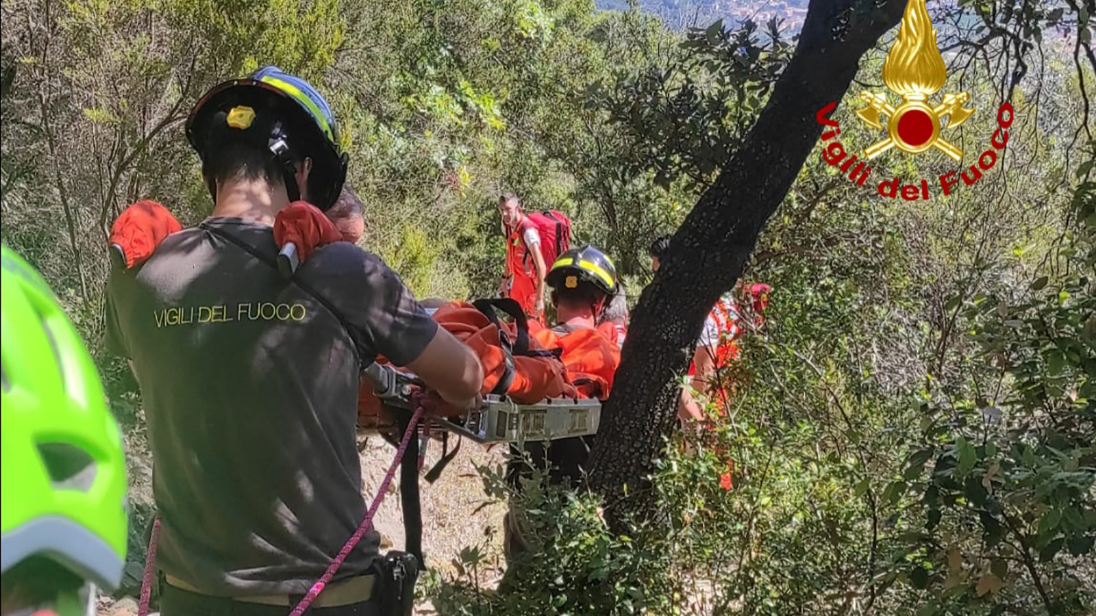 Malore sul sentiero per punta Manara, escursionista soccorsa dai Vvf ...