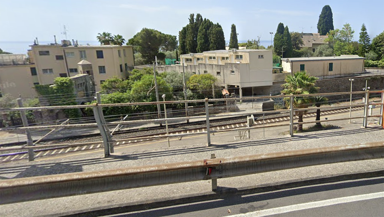 Tragedia sui binari a Pieve Ligure: ragazzo di 24 anni muore investito ...